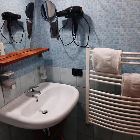 Villa Mola Bed And Breakfast-3